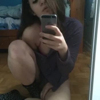 Profil de Dina, 36 ans, Escort à Damery (Marne)
