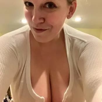 Profil de Ana, 20 ans, Escort à Bouhey (Côte-d'Or)