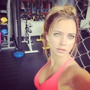 Profil de Ayana, 42 ans, Escort à Plévin (Côtes-d'Armor)