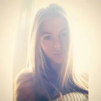 Profil de Thelma, 22 ans, Escort à Émeringes (Rhône)