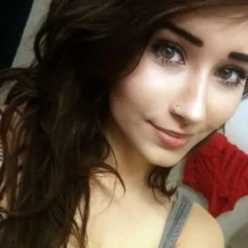 Profil de Liz, 40 ans, Escort à Saint-Pierre-de-Buzet (Lot-et-Garonne)