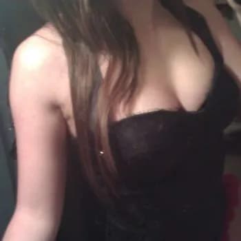 Profil de Nesrine, 36 ans, Escort à Taverny (Val-d'Oise)