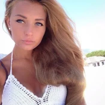 Profil de Lyvia, 25 ans, Escort à Berson (Gironde)