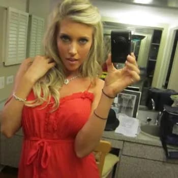 Profil de Perrine, 24 ans, Escort à Givry (Ardennes)