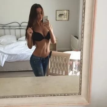 Profil de Layanna, 25 ans, Escort à Mours (Val-d'Oise)